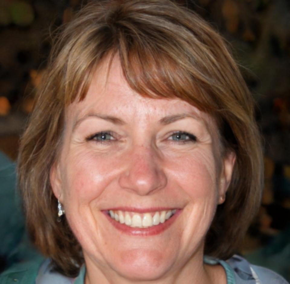 Ingrid Sørensen explaining financial analysis techniques